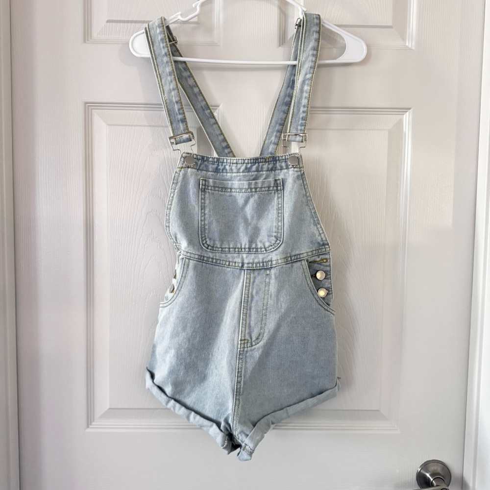 Light Wash Denim Shortalls Overall Shorts Women’s Size S Adjustable Straps